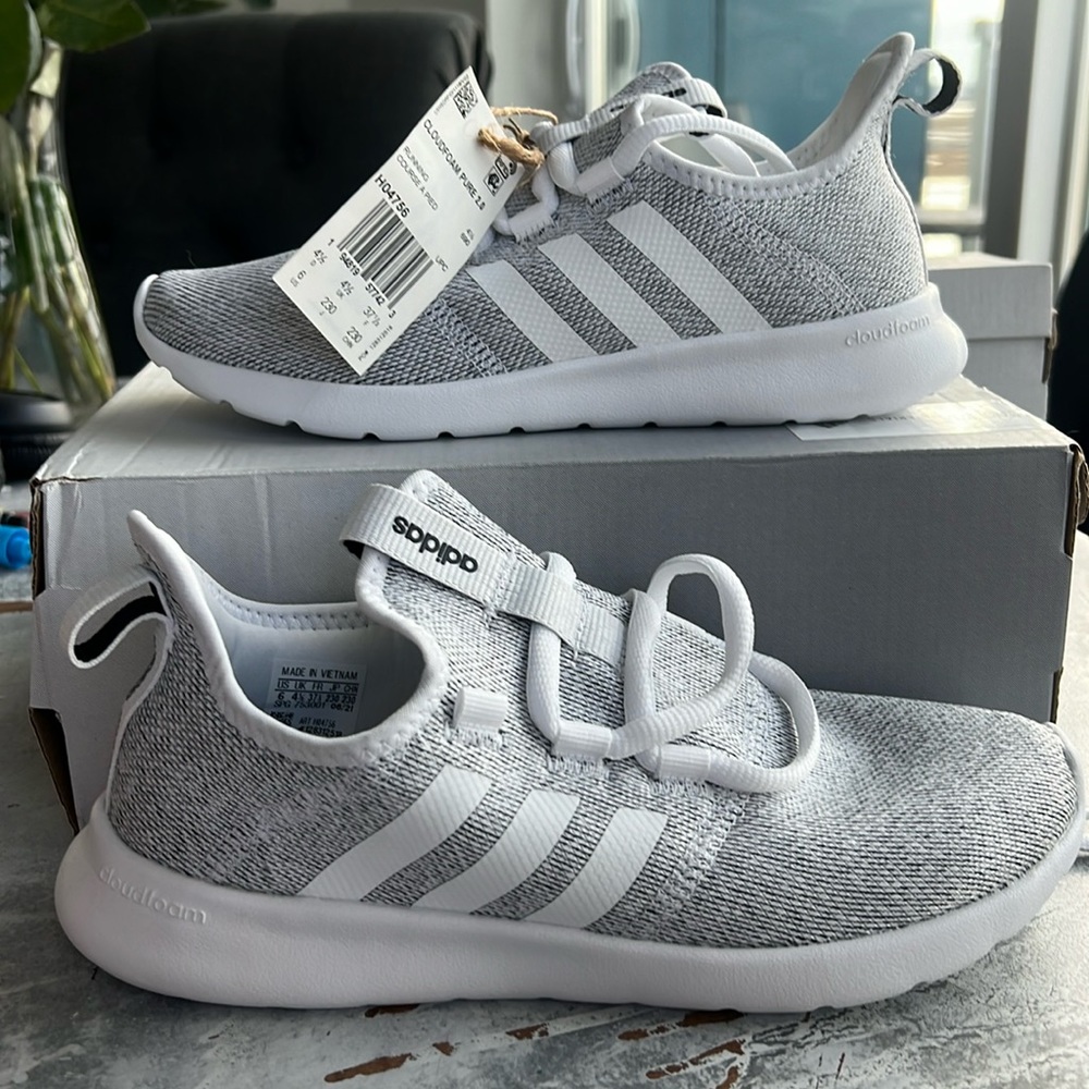 Adidas size 6 White Cloudfoam Pure 2.0
